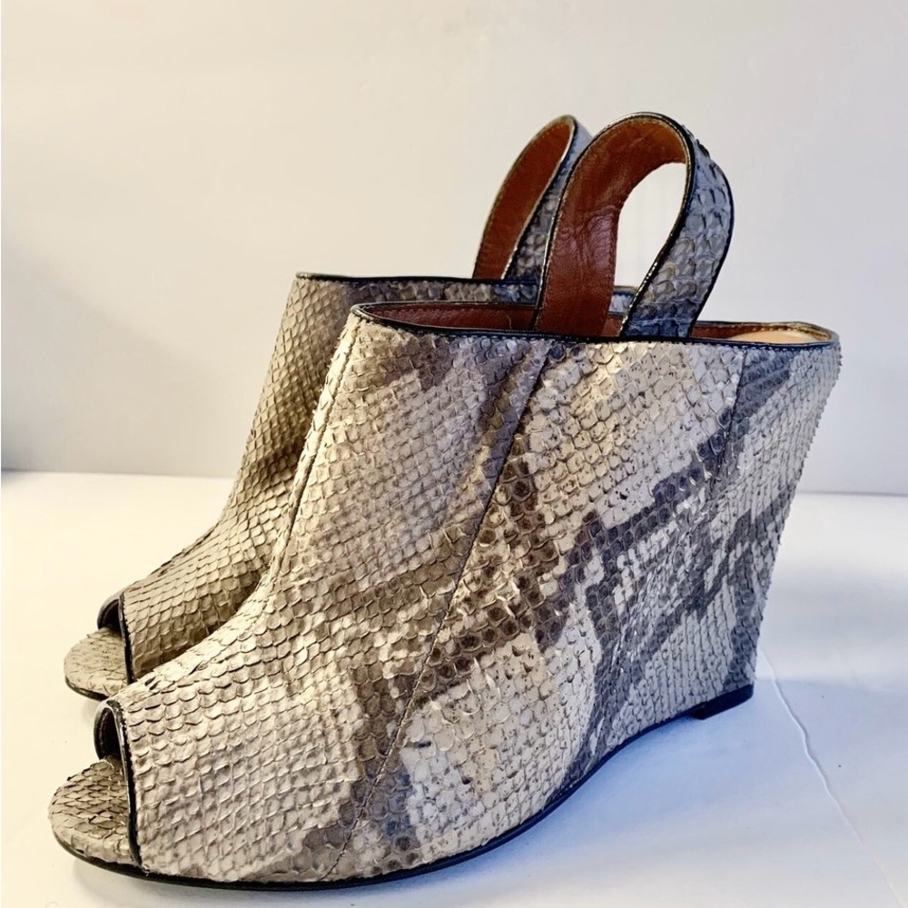 Rebecca Minkoff Snakeskin Pattern Wedges size W9.5